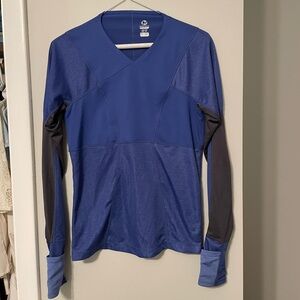 Merrell women’s blue long sleeve active wear top, size small petite